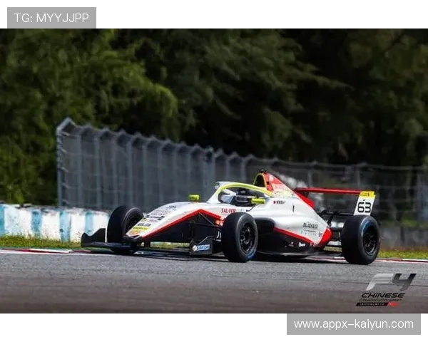 凯飞车手陈誉齐:从珠海收官战亚军到东望洋赛道的飞跃 凯飞车手陈誉齐:从珠海收官战亚军到东望洋赛道的飞跃